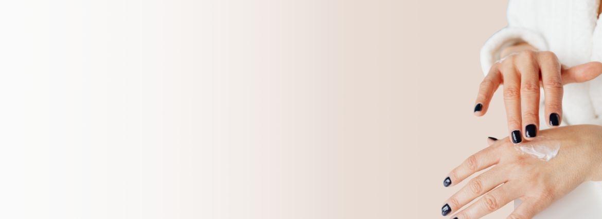 Dlaczego schodzi skóra z dłoni?