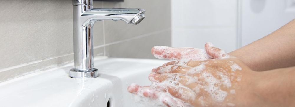 Jak poprawnie myć ręce? Instrukcja mycia i dezynfekcji rąk