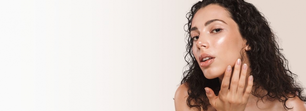 Sebum a pot: dlaczego &bdquo;świecenie&rdquo; nie zawsze oznacza tłustą cerę?